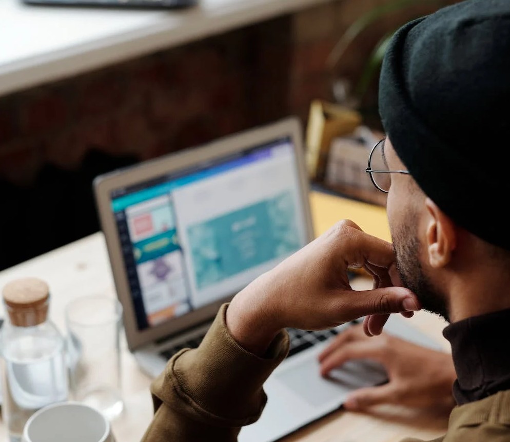 An employee browsing courses on an LMS content library