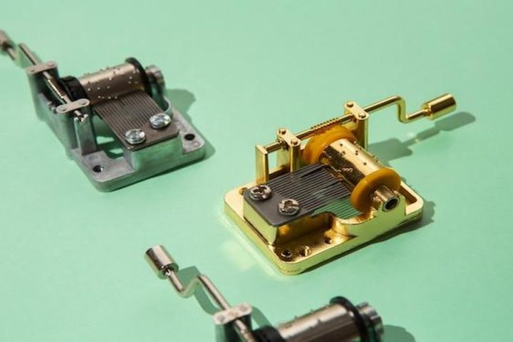 Signs Your Hussmann Case Parts Need Replacement